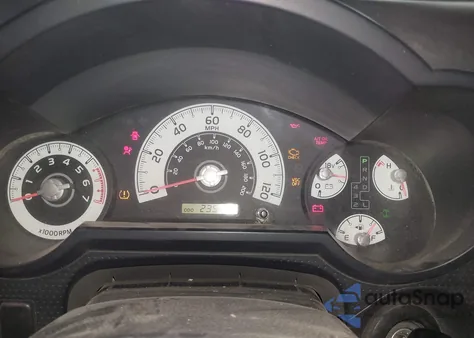 2008 Toyota Fj Cruiser z USA, uszkodzony, nr VIN JTEBU11F58K027860